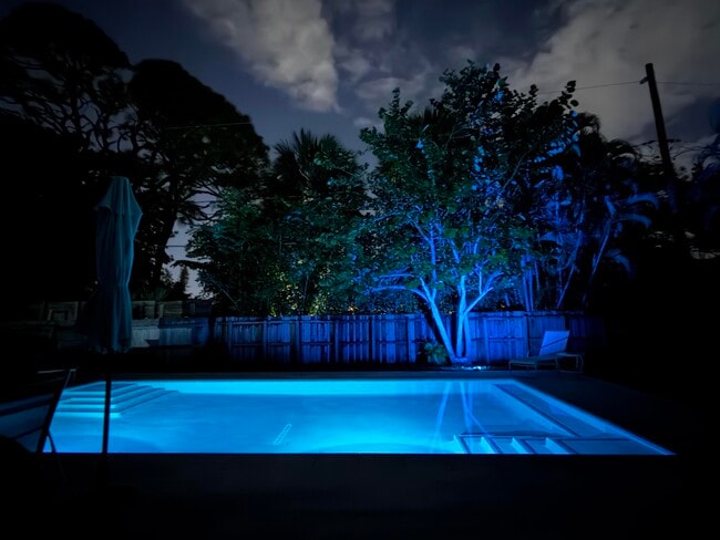 Building Photo - 1433 NE 23rd St