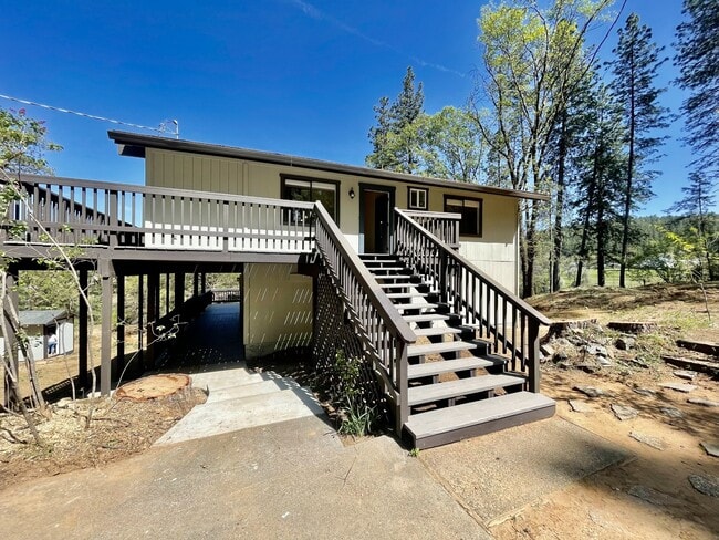 Building Photo - 13232 Rocky Ln