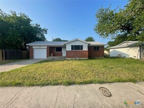 Building Photo - 2512 Live Oak Dr