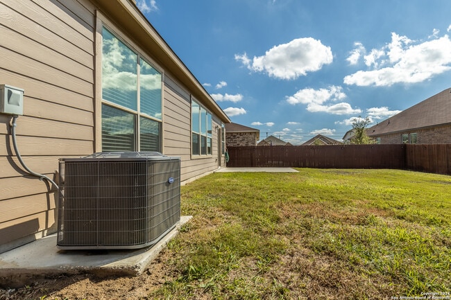 Building Photo - 682 Pond Springs