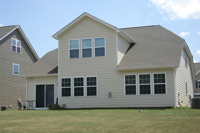 Building Photo - Beautiful home in Matthews!