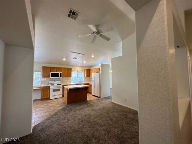 Building Photo - 285 Spring Palms St