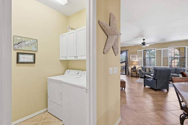 Building Photo - 8986 Cambria Cir