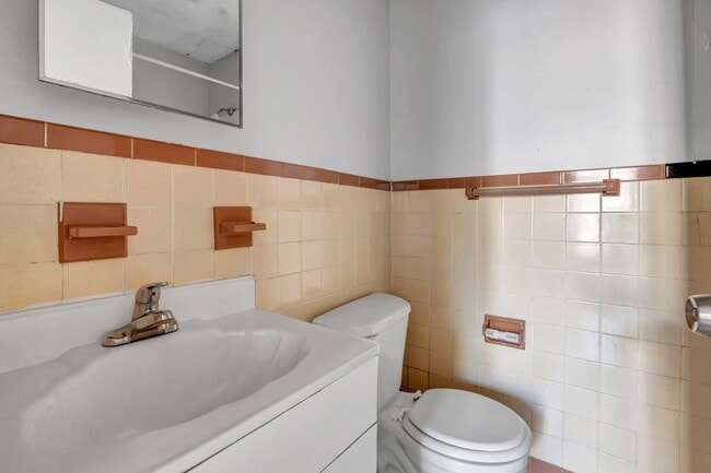 Interior Photo - 42 Trumbull Street