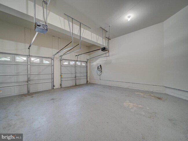 Building Photo - 43320 Barnstead Dr