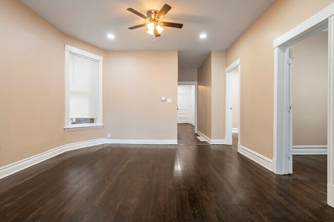 Building Photo - 1540 N Keeler Ave