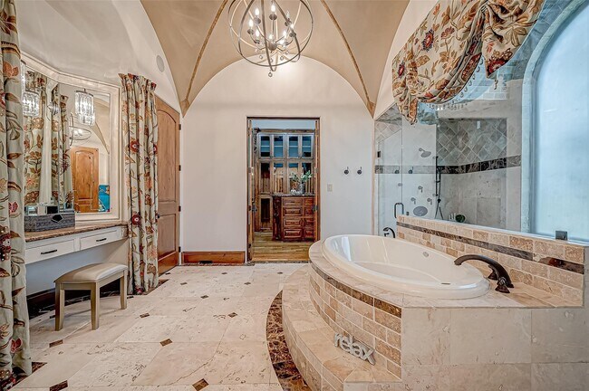 Building Photo - 3 Congressional Cir