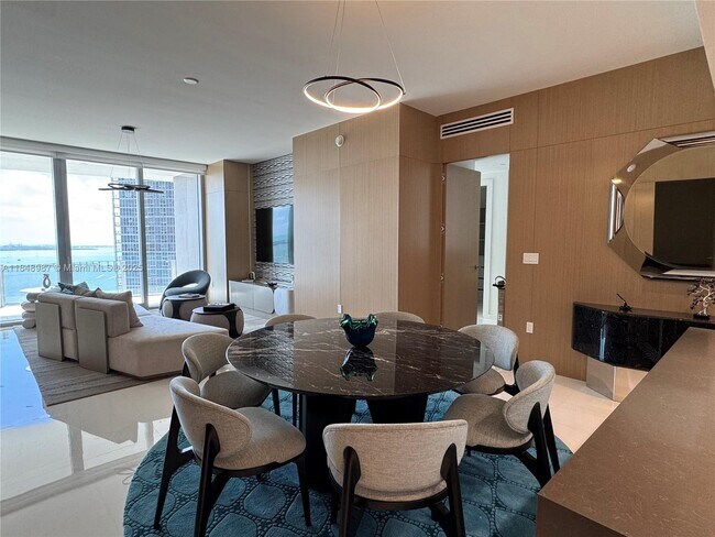 Building Photo - 300 Biscayne Blvd Way