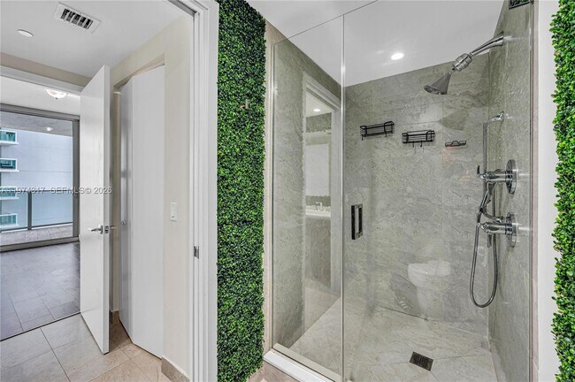 Building Photo - 488 NE 18th St