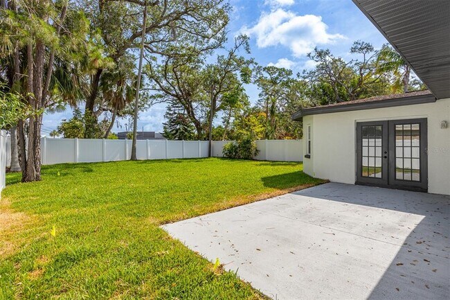 Building Photo - 8335 42nd Ave N