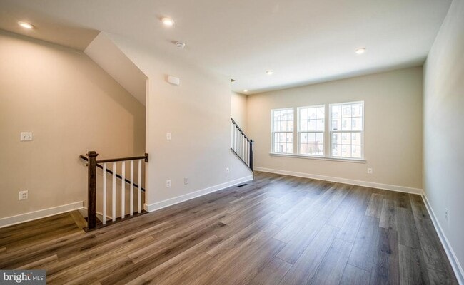 Building Photo - 14062 Sunrise Valley Dr