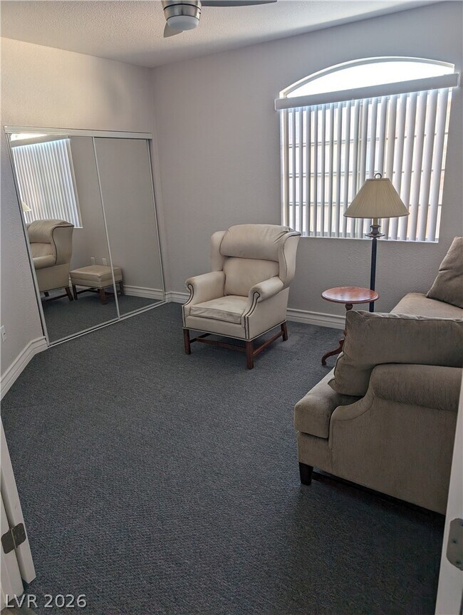 Building Photo - 1830 N Buffalo Dr