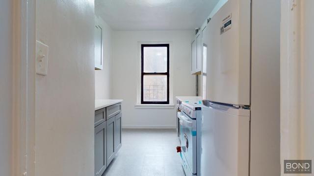 Building Photo - 1 bedroom in ELMHURST NY 11373