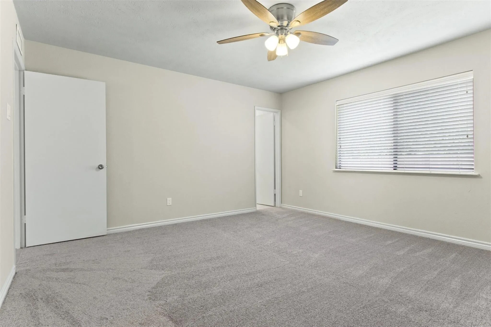 Building Photo - 537 Hanover Dr