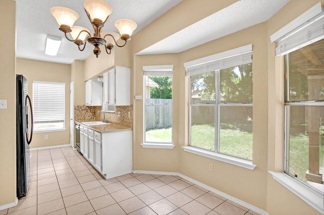 Building Photo - 16412 Framingham Cir