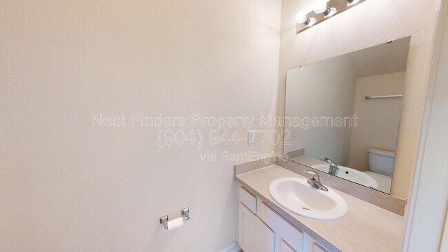 Building Photo - 28 Oarsman Xing Dr