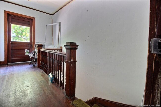 Building Photo - 10 Cherry St