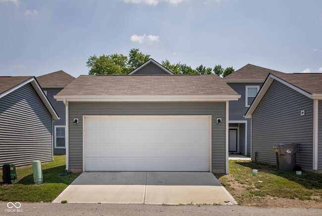 Building Photo - 270 N Warman Ave