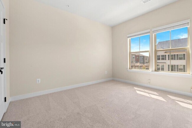 Building Photo - 6056 Murray Terrace