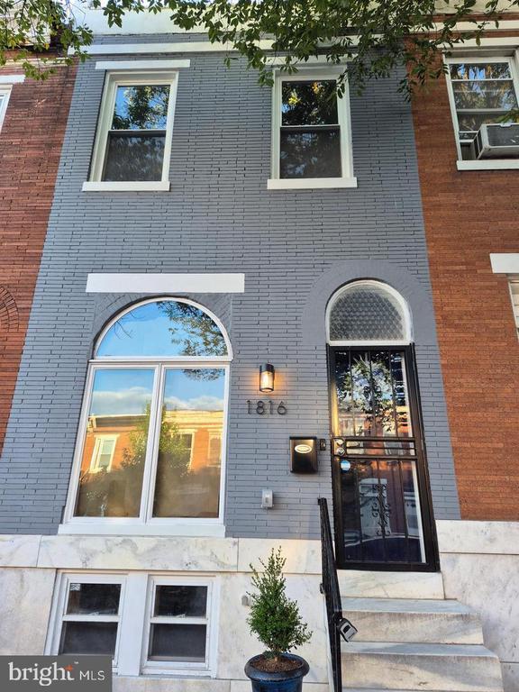 Building Photo - 1816 N Washington St