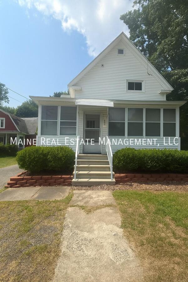 Building Photo - 405 Stillwater Ave