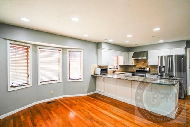 Building Photo - Beautiful and Spacious 3 Bd/3Ba with finished basement