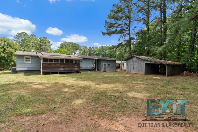 Building Photo - 2 Bedroom, 2 Bath Home located in Tanglewood Shores