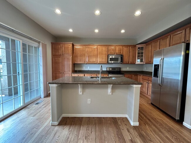Building Photo - Well Maintained Townhouse in Highlands Ranch