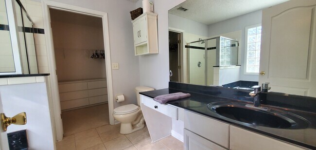 Building Photo - 284 W Silverthorn Ln