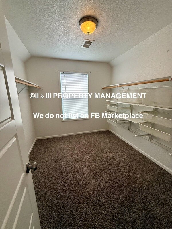 Building Photo - 9548 Roundtree St