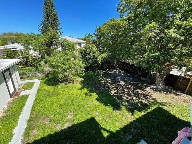 Building Photo - 455 NE 62nd St