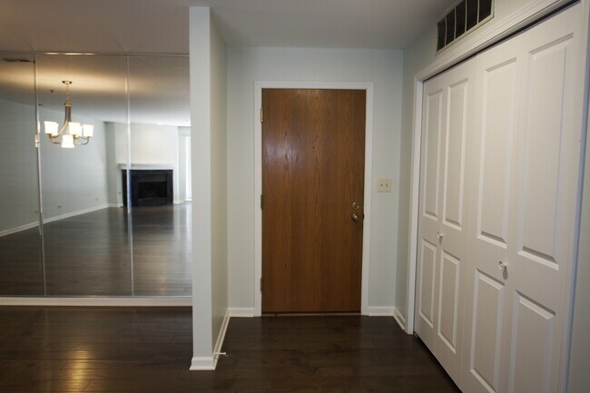 Building Photo - 129 Acacia Cir