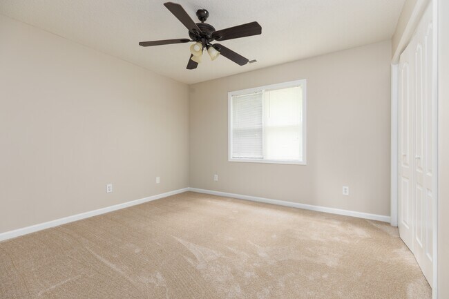 Building Photo - 303 Early Harvest Ct
