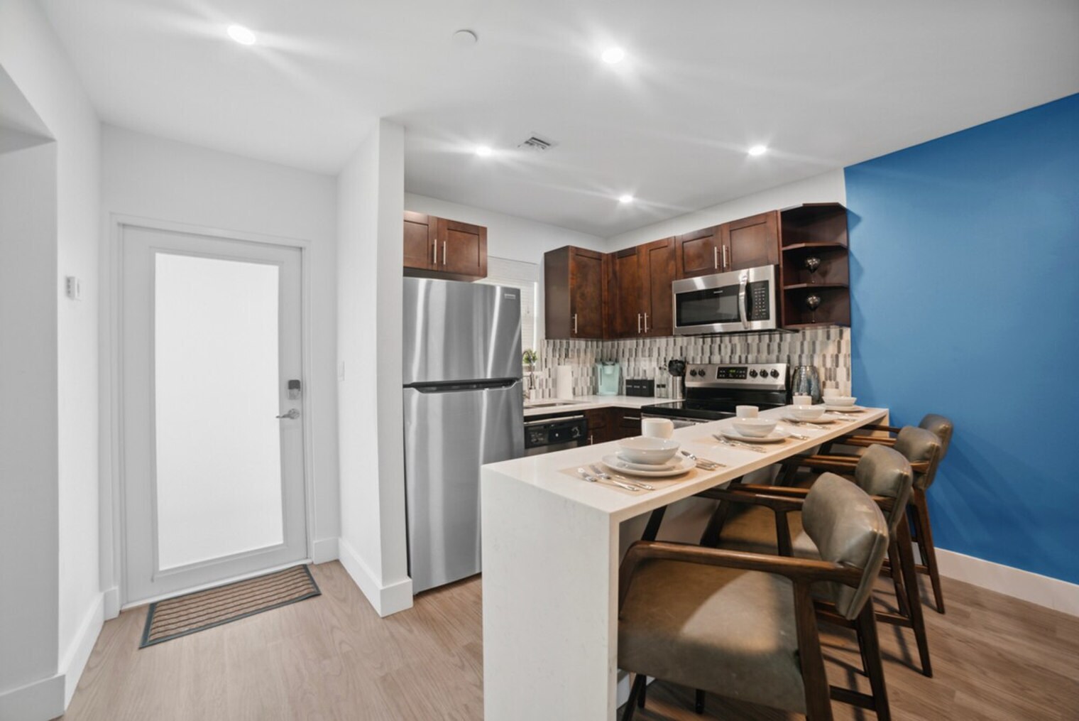 Building Photo - 911 NE 4th St