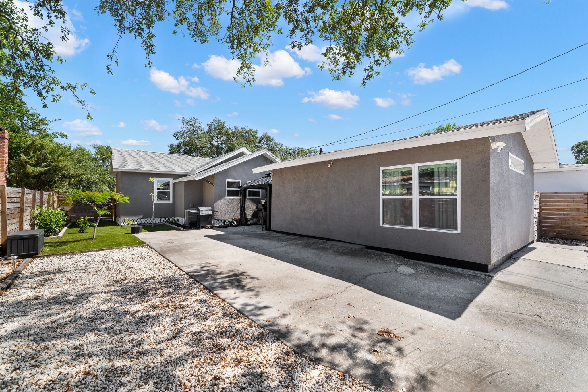 Building Photo - 3950 1st Ave N