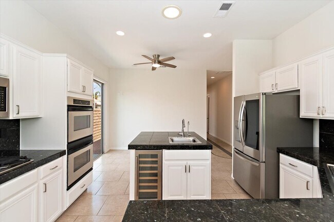 Kitchen - 69457 Turnberry Ct