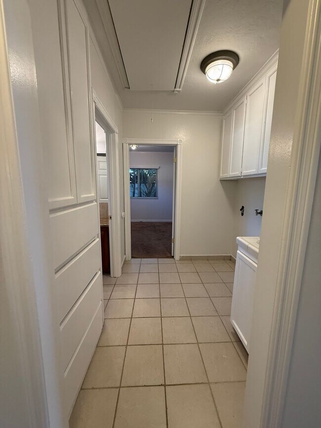 Building Photo - San Pedro 4 bedroom, 3 Bath Home with yard and Deck! Available NOW!