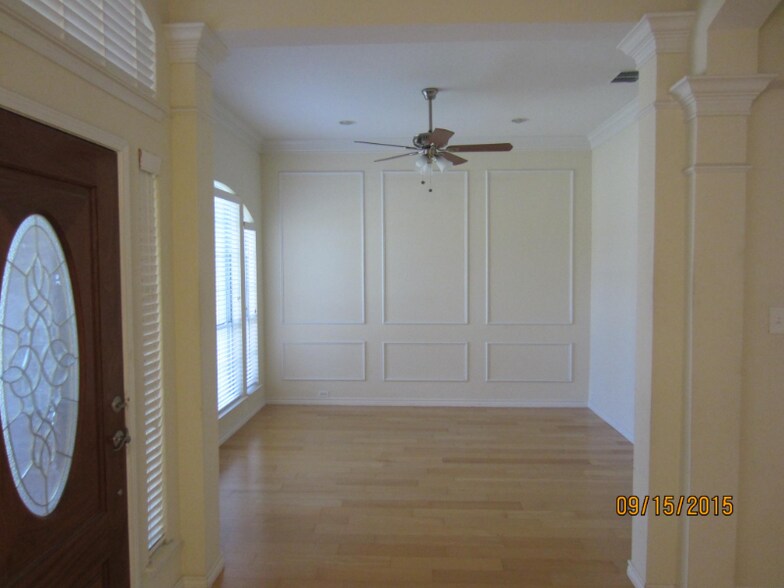 Building Photo - 7016 Randall Way