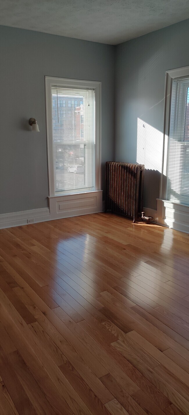 bedroom - 102 Garfield St