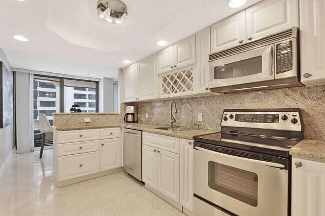 Building Photo - 4200 N Ocean Dr