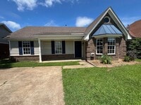 Building Photo - Completely Renovated 3 Bedroom 2 Bath Home...