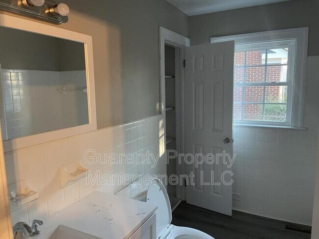 Building Photo - 1512 Rose St