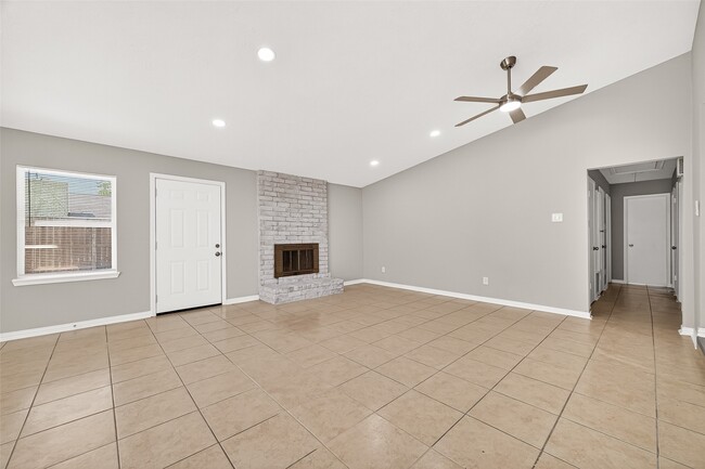 Building Photo - 7646 Winkle Wood Ln
