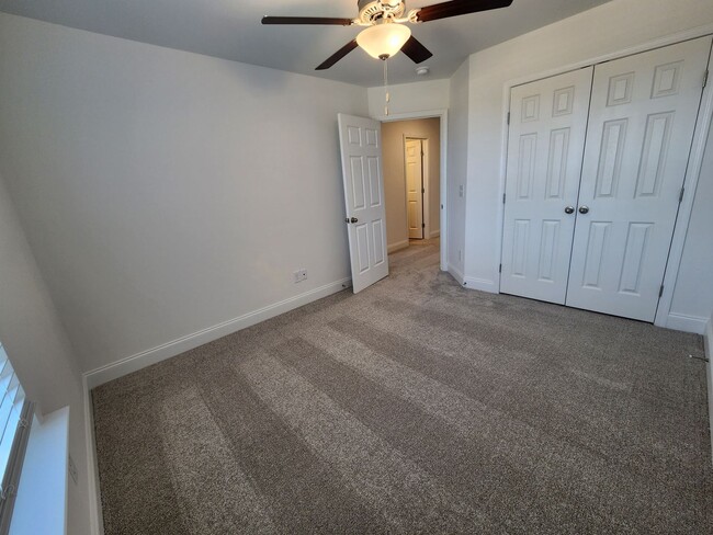 Building Photo - Gorgeous New Construction Home in Lebanon'...