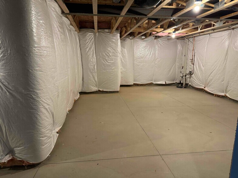 Building Photo - 1909 Hummingbird Dr