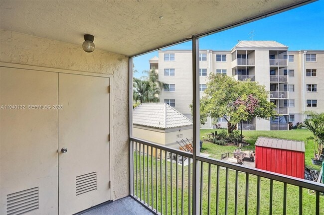 Building Photo - 8343 Lake Dr