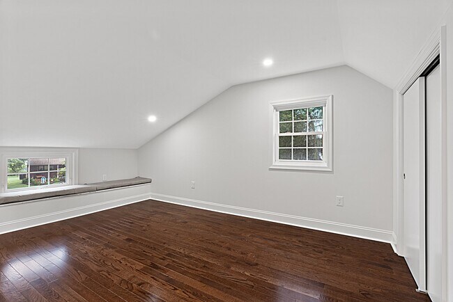 Building Photo - 409 Maiden Ln