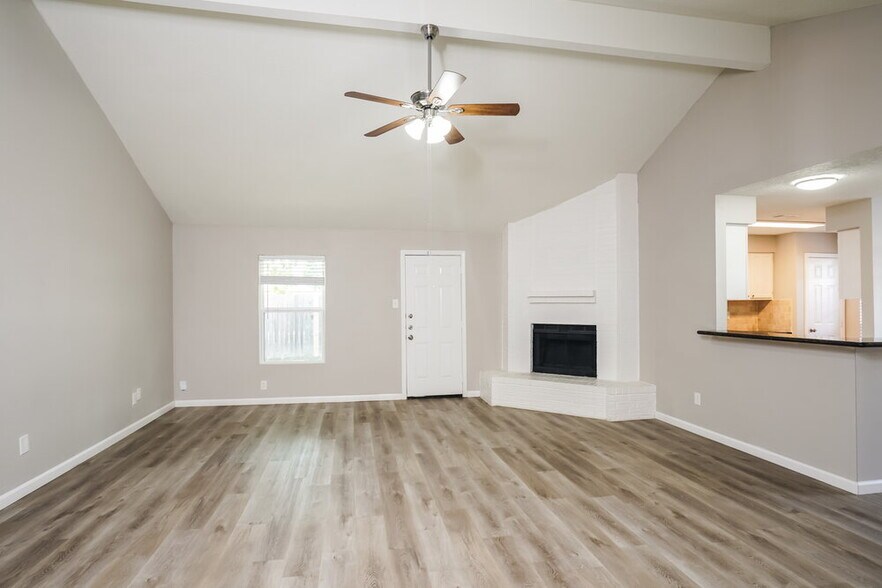 Building Photo - 16751 Dew Drop Ln