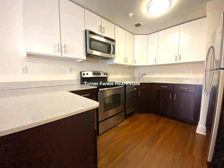 Building Photo - 10 Winter St