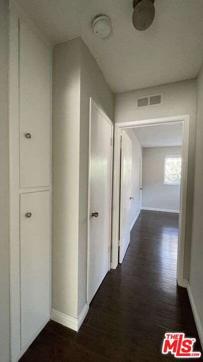 Building Photo - 832 S Gramercy Pl